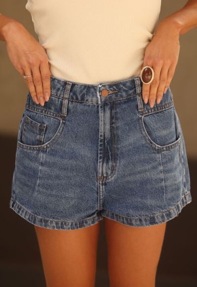 Short Reto Capri Médio