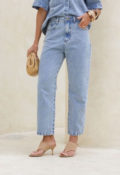 Calça Mom Cropped Essential Claro Marmorizado