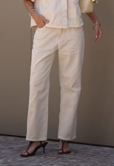 Calça Mom Cropped Essential Aveia
