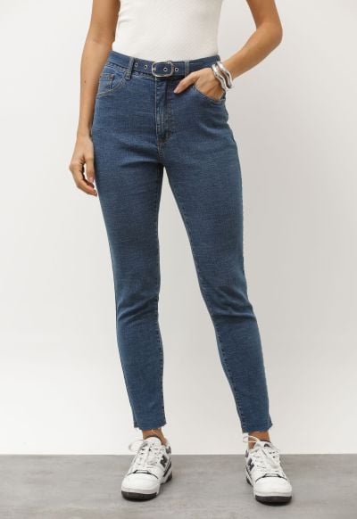 Calça Skinny com Cinto Médio