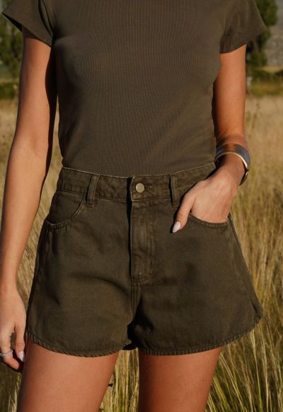 Short Mom Contour Verde Coco