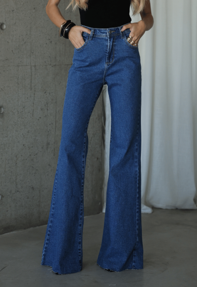 Calça Flare Comfort Médio